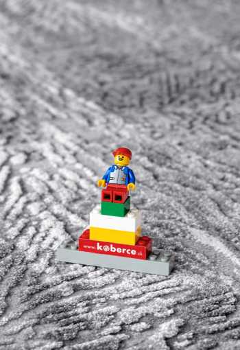 [kusovy-koberec-dizayn-6687-grey-3.jpg]