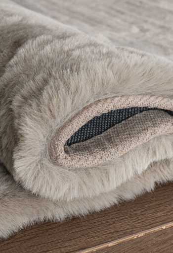 [kusovy-koberec-heaven-800-taupe-3.jpg]