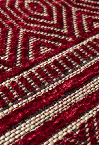 [kusovy-koberec-saran-330-red-1.jpg]