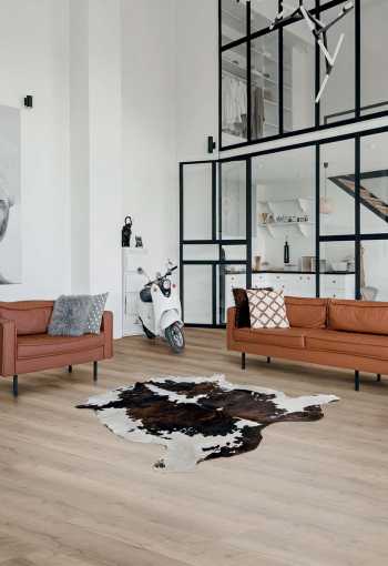 [d2515_interier.jpg]