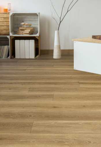 [pvc-iconik-240-mill-oak-honey-6.jpg]