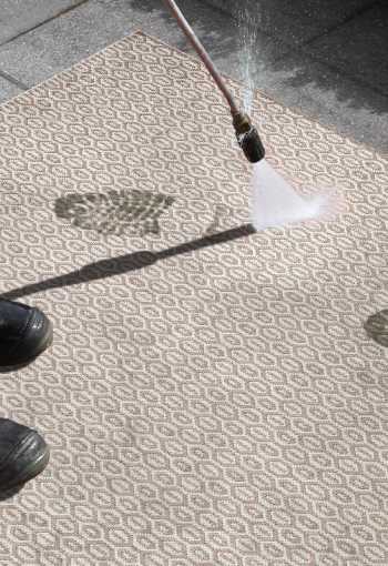 [102475_cleaning.jpg]