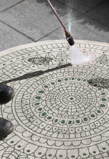 [103103_cleaning.jpg]