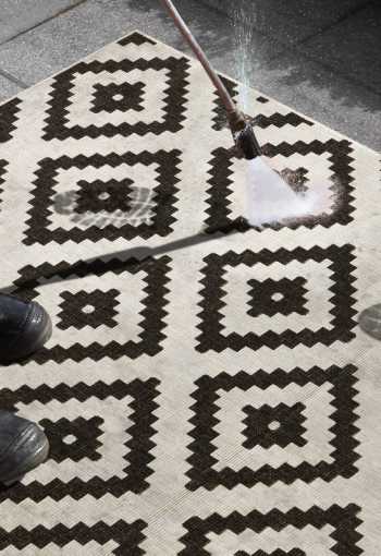 [103129_cleaning.jpg]