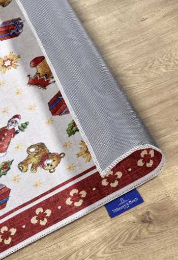 [106192-160-red-det1.jpg]