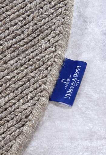 [106049_oval_zoom2.jpg]