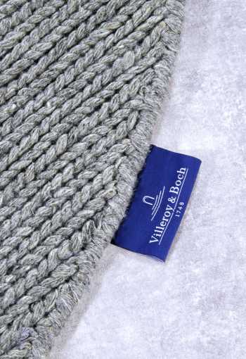 [106050_oval_zoom2.jpg]