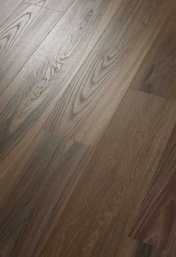 [juglans-50-lvre-3088-_angled_naturals.jpg]