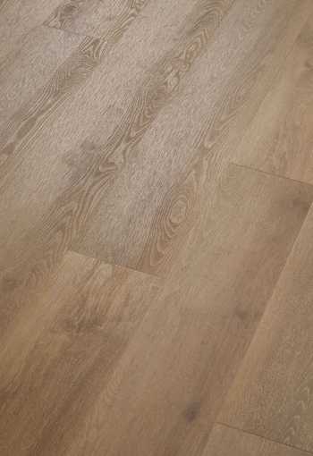 [lumber-50-lvp-804-_angled_naturals.jpg]