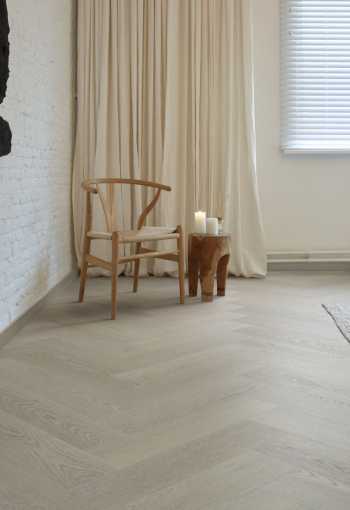 [juniper-50-lvrh-2713-_naturals.jpg]