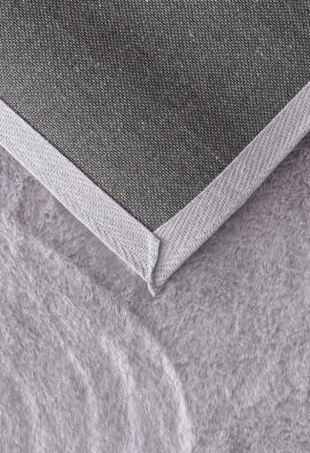 [kusovy-koberec-bunny-n24-4.jpg]