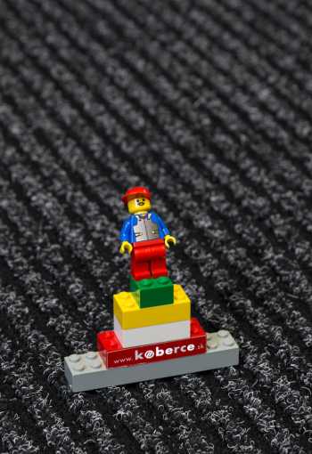 [koberec_sheffield_50g_cierny_3.jpg]