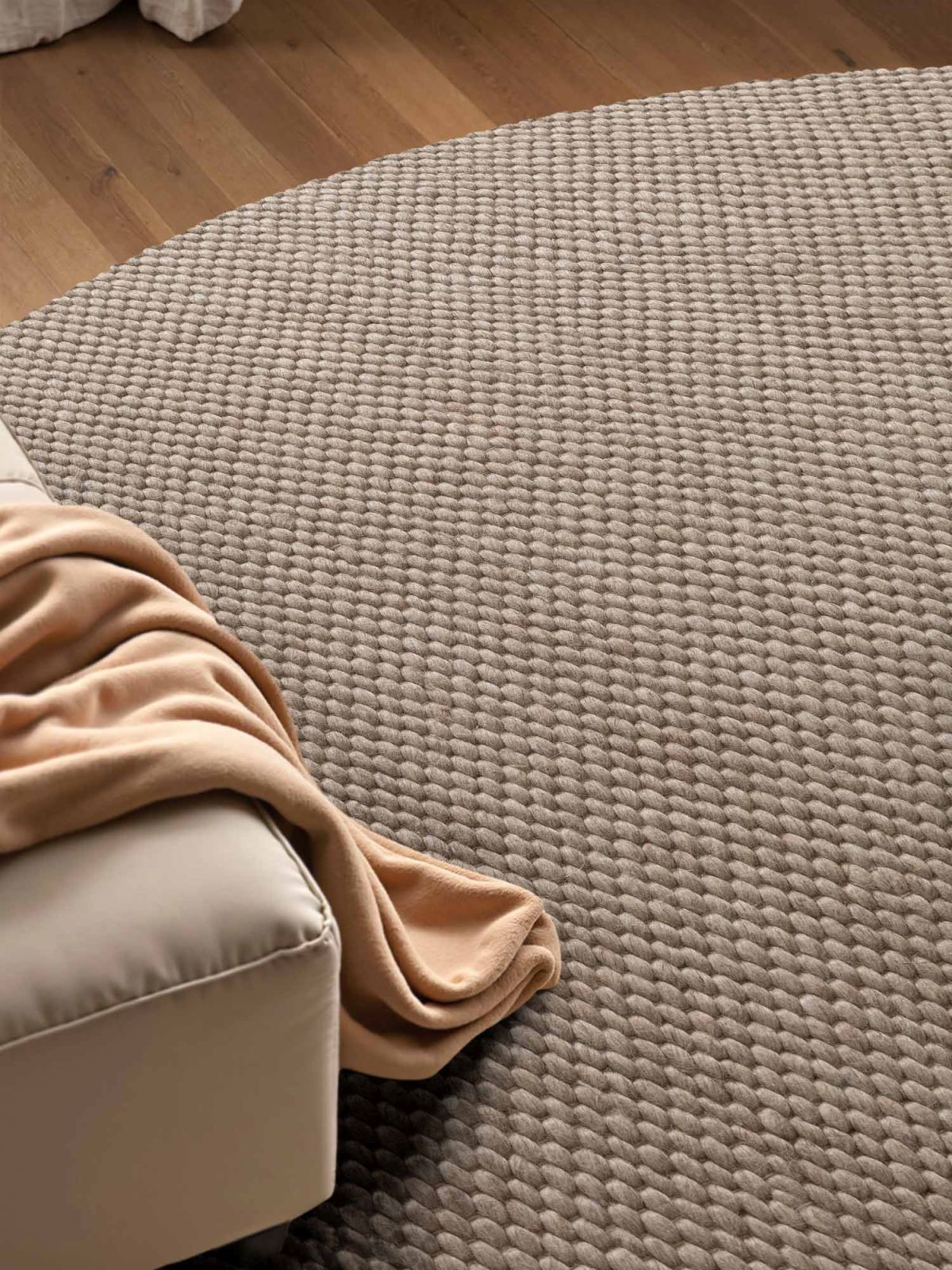 Kruhový kusový koberec Elle Decoration Lyon 106315 Natural Beige Ø 200 cm