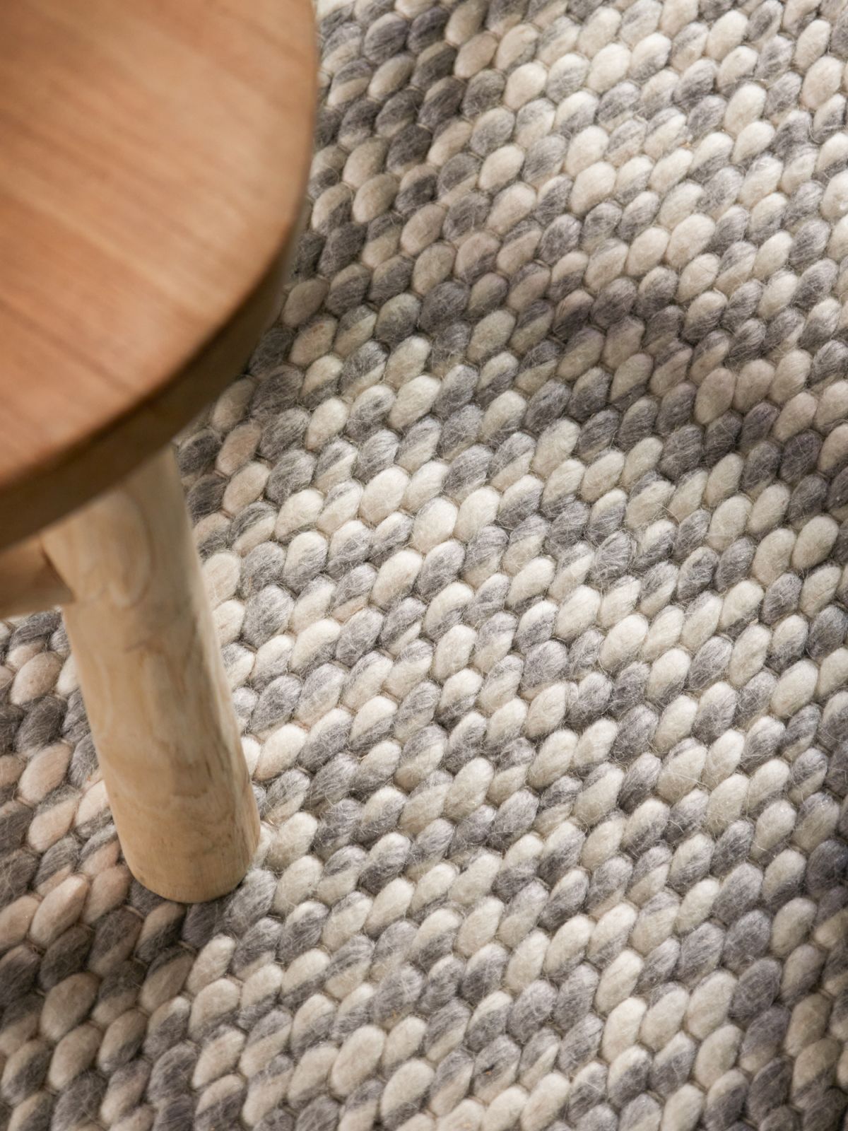 Kruhový kusový koberec Elle Decoration Lyon 106317 Natural Cream Grey Ø 200 cm